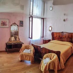 Ca' Degli Artisti , Venice Italy